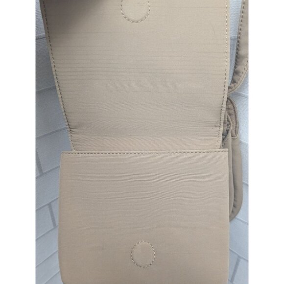 TravelSmith Crossbody Compact Traveling Purse w/flaw - Picture 4 of 8